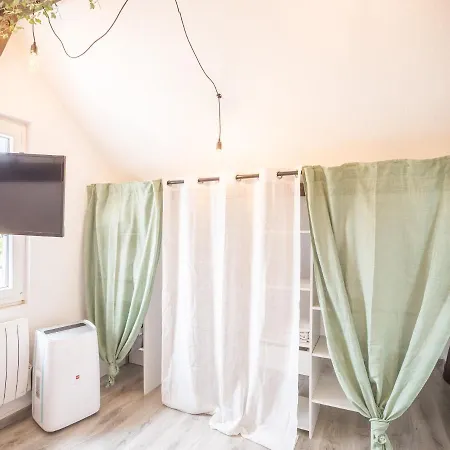 Lägenhet Le Jungle - Oasis Climatisee - Stationnement Public Gratuit Sainte-Savine