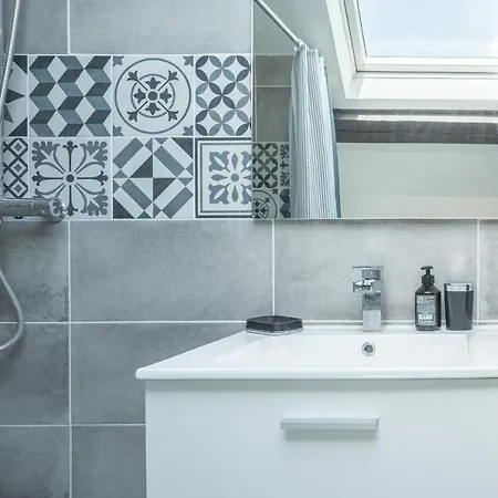 Le Jungle - Oasis Climatisee - Stationnement Public Gratuit Sainte-Savine